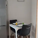 Apartmán T2 Lumineux Avec Balcon, Parking - Centre-ville *