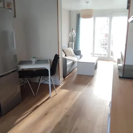 T2 Lumineux Avec Balcon, Parking - Centre-ville *
