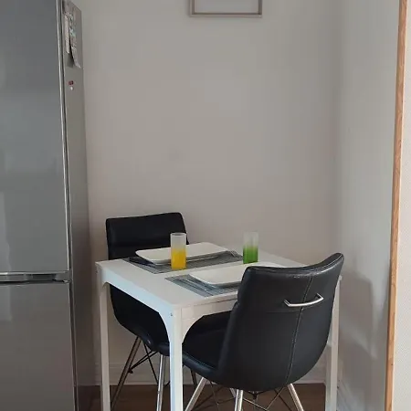 Apartment T2 Lumineux Avec Balcon, Parking - Centre-ville *