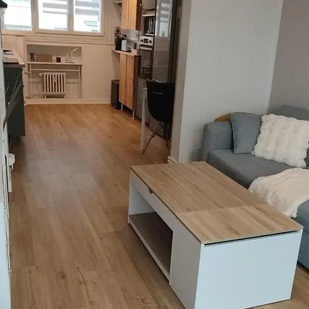 T2 Lumineux Avec Balcon, Parking - Centre-ville Apartament