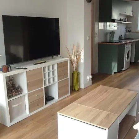 T2 Lumineux Avec Balcon, Parking - Centre-ville Apartment *