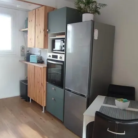 Apartment T2 Lumineux Avec Balcon, Parking - Centre-ville