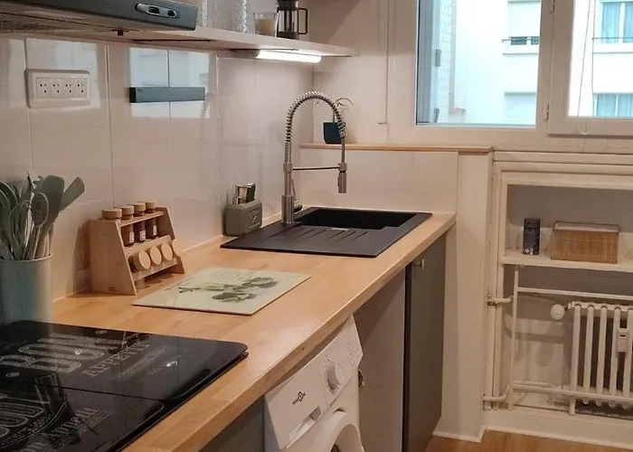 T2 Lumineux Avec Balcon, Parking - Centre-ville Appartement